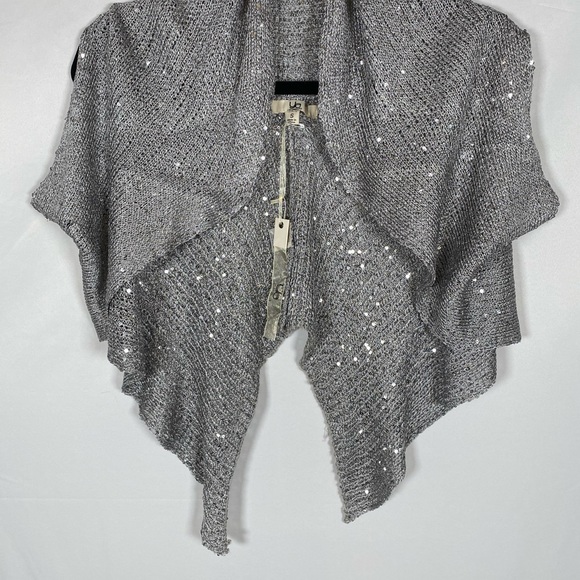 YA Los Angeles, Silver Shrug jacket with cap sleeves - Picture 4 of 5